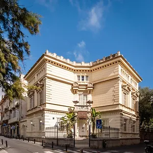 Medium 1883 Hotel